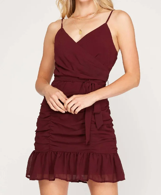 Rose Sleeveless Rouched Dress In Burgundy