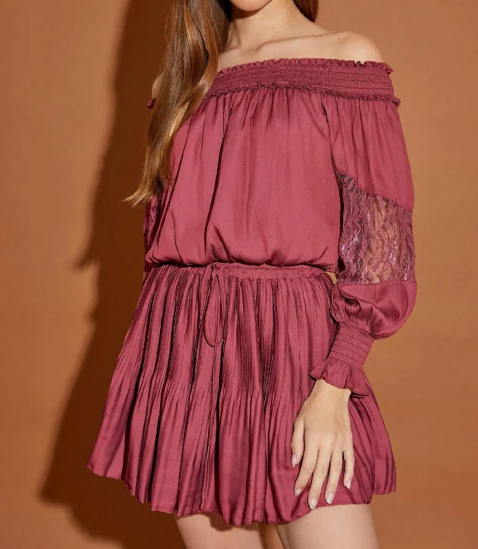 Lulu Off The Shoulder Dress In Red